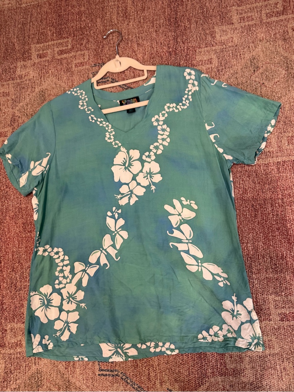 Tropical Tantrum vintage floral Hawaiian batik v neck tunic top size medium
